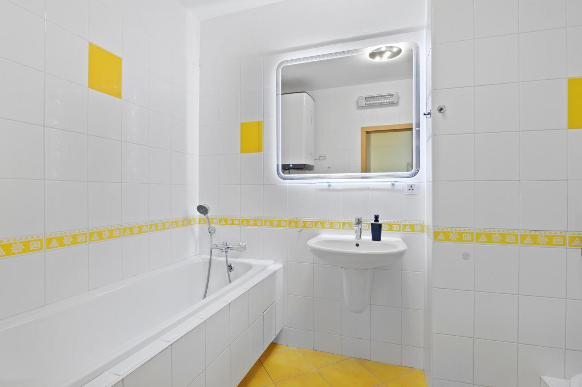 Apartment Puma V Centre Piestan ピエシュチャニ エクステリア 写真